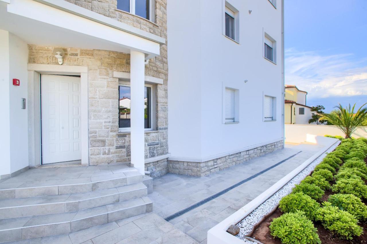 White House Stinjan Apartment Bagian luar foto