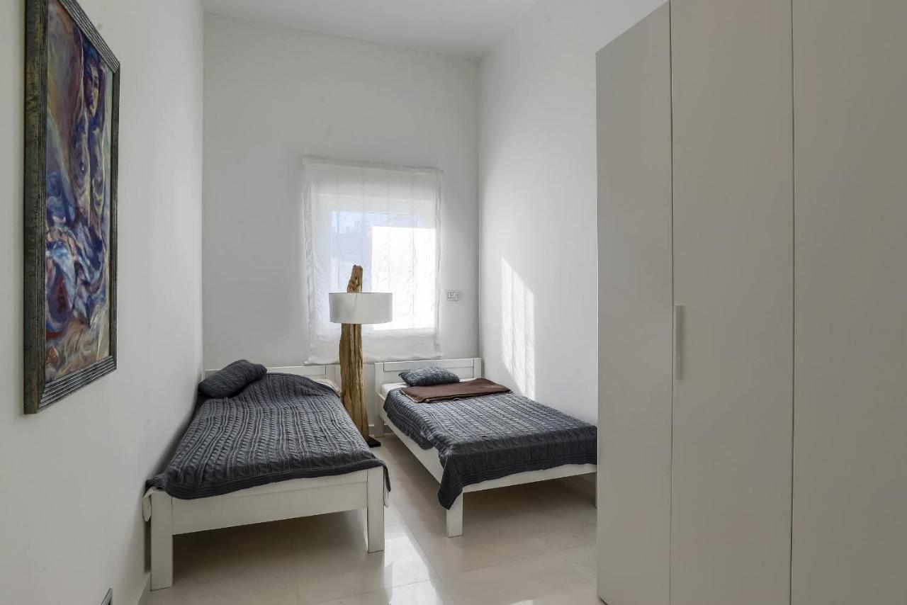 White House Stinjan Apartment Bagian luar foto
