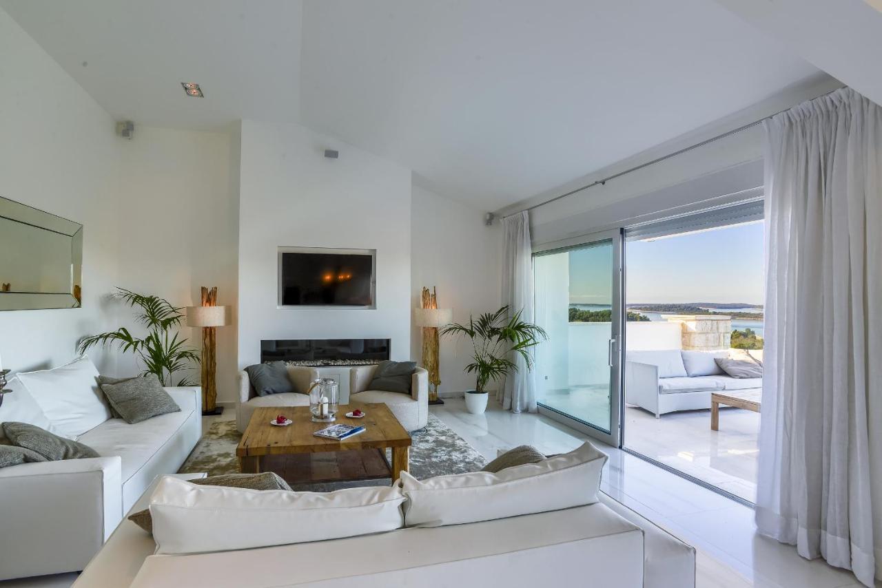 White House Stinjan Apartment Bagian luar foto