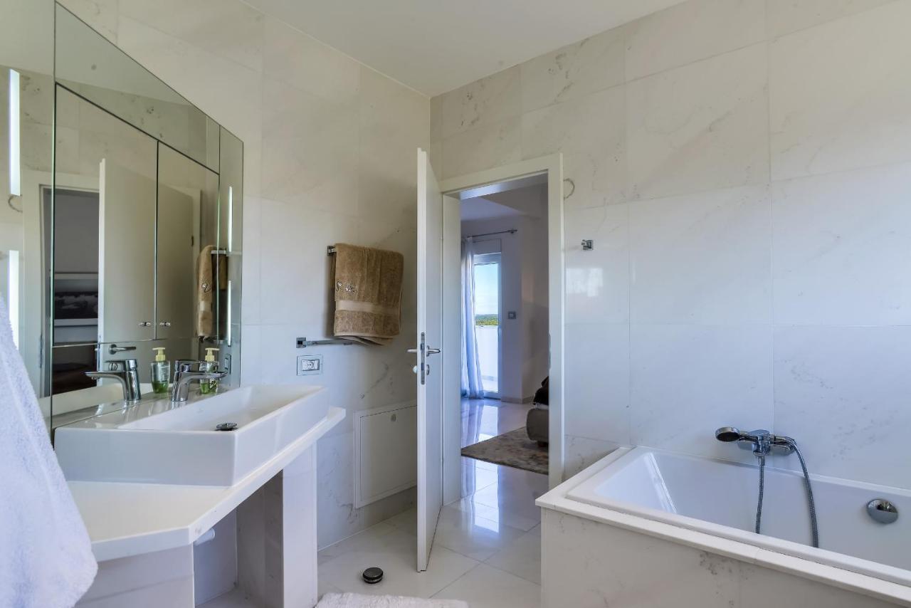 White House Stinjan Apartment Bagian luar foto